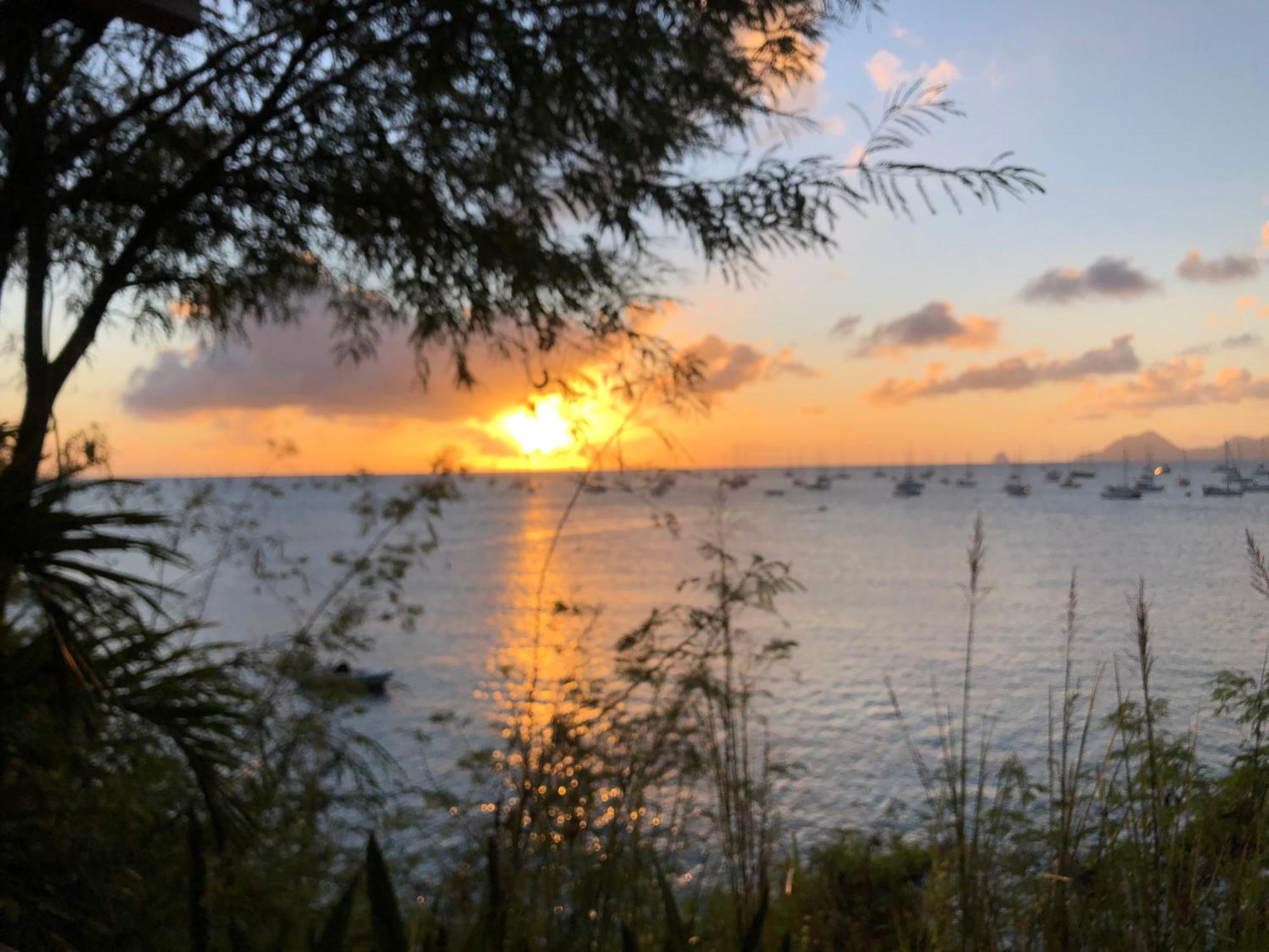 Beau T4 refait à neuf proche plage Sainte-Anne Esterno foto